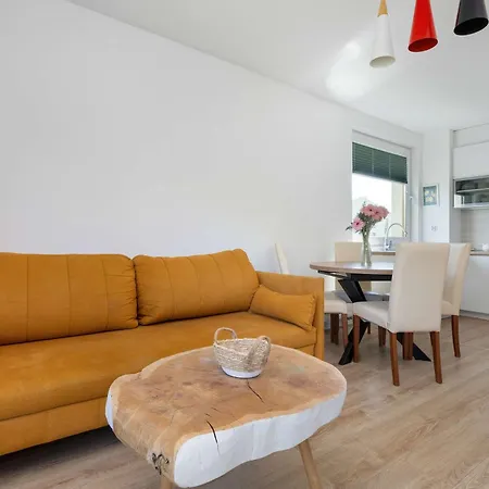 Kosciuszki Modern With Balcony & Parking In By Renters Apartamento